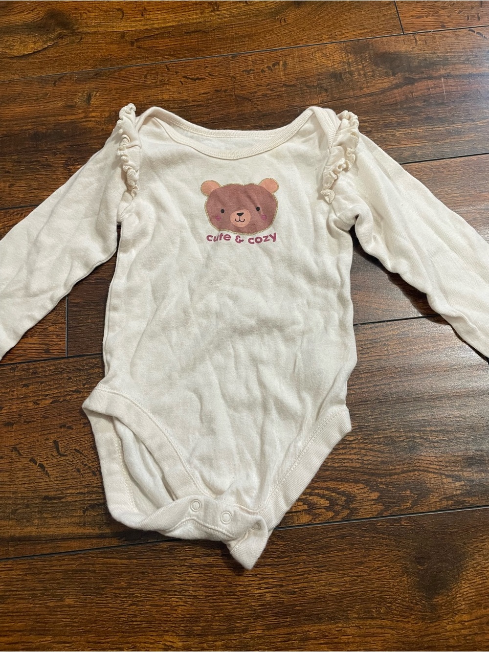 Cream Long-Sleeve Baby Bodysuit with Bear Applique